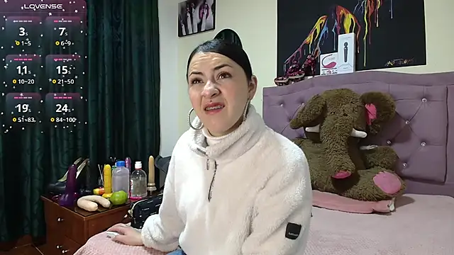 Emmie Hot online show from October 25, 12:13 pm