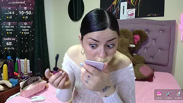 Emmie Hot online show from March 24, 12:10 pm