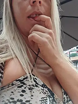 SweetyNinaOff1 online show from June 23, 10:46 am
