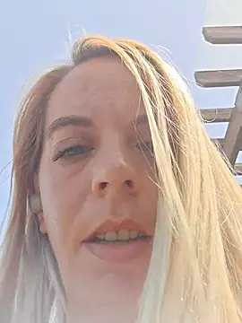 SweetyNinaOff1 online show from June 21, 9:35 am