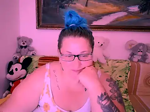 Snapshot of mayamayx chatting on October 10, 8:03 pm mayamayx online show from October 10, 8:03 pm