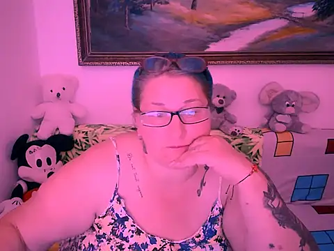 Snapshot of mayamayx chatting on October 4, 7:29 pm mayamayx online show from October 4, 7:29 pm