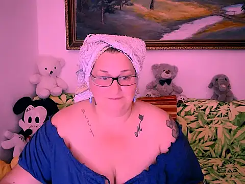 Snapshot of mayamayx chatting on October 11, 8:11 pm mayamayx online show from October 11, 8:11 pm