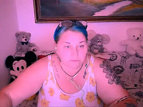 Snapshot of mayamayx chatting on September 18, 7:01 pm mayamayx online show from September 18, 7:01 pm