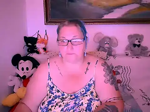 Snapshot of mayamayx chatting on September 12, 7:43 pm mayamayx online show from September 12, 7:43 pm