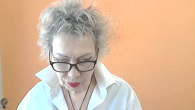 NessyJenixs online show from March 15, 8:05 am