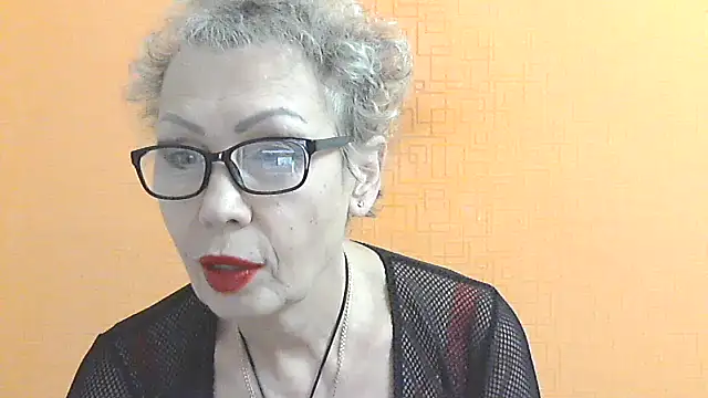 NessyJenixs online show from December 1, 2:20 pm