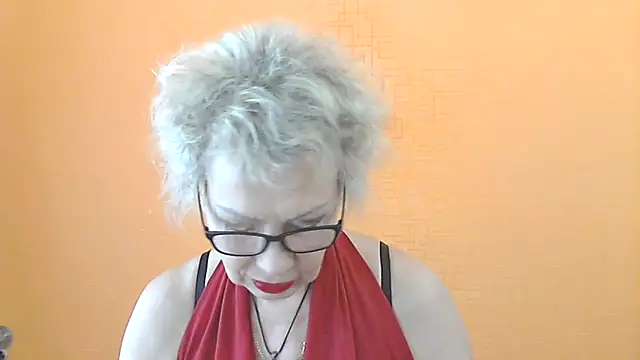 NessyJenixs online show from June 14, 6:36 am