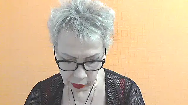 NessyJenixs online show from November 10, 7:36 am