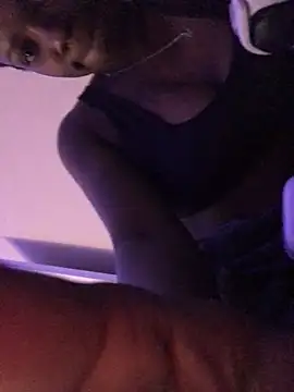 theprettysoles online show from April 5, 1:48 am