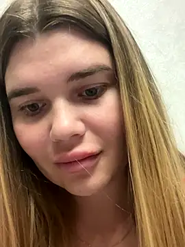 Snapshot of ella_zzz chatting on September 30, 4:01 pm ella zzz online show from September 30, 4:01 pm