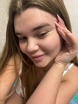 Snapshot of ella_zzz chatting on October 22, 10:37 pm ella zzz online show from October 22, 10:37 pm