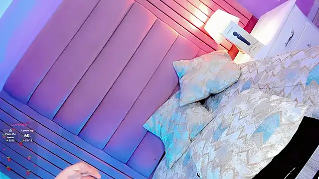 maryam-fox online show from November 17, 1:01 pm