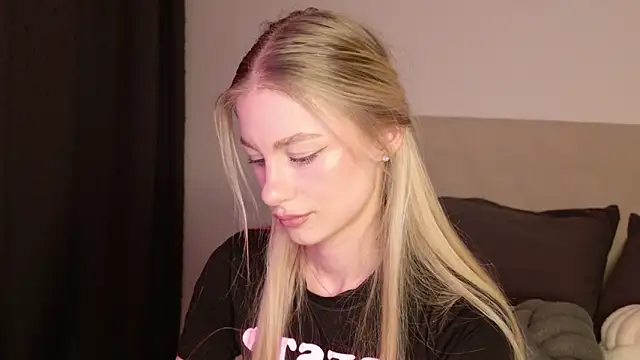 GabriellaOlsen online show from April 15, 7:58 pm