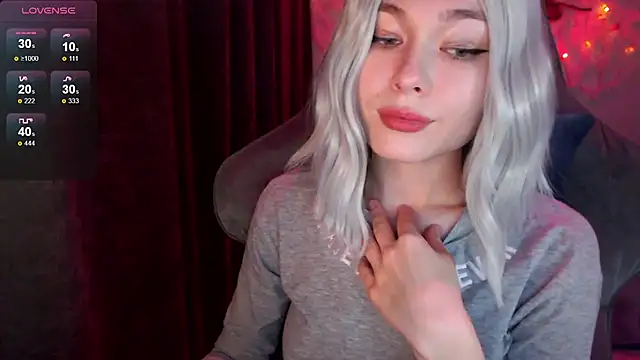 Ohmy Nora  online show from November 5, 9:20 pm