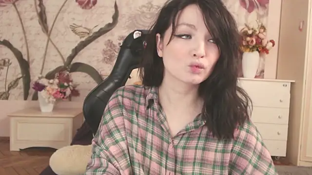 BritneyBarker online show from December 22, 2:15 am