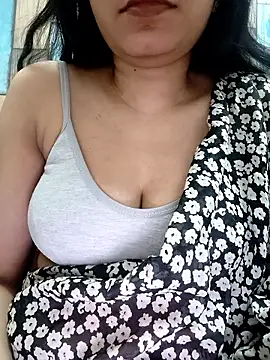 cute IndianBabe online show from March 19, 3:33 am