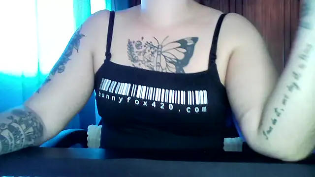 bunnyfox420 online show from September 26, 4:59 pm