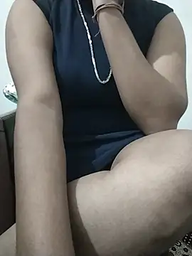 BraveCuties online show from June 7, 8:10 am