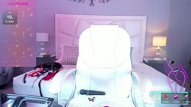 ZoeySnow online show from November 6, 12:44 pm