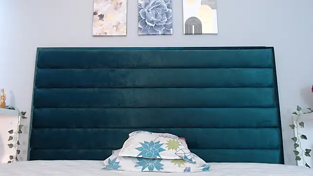 AmmyPike1 online show from October 10, 9:09 pm