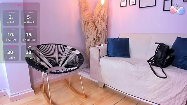 alana rossetti online show from December 17, 12:42 pm