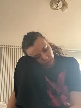 bunnythetailor online show from February 10, 8:17 am