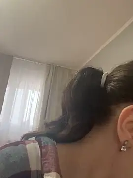 bunnythetailor online show from January 18, 1:29 pm