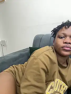 Boneca25 online show from April 20, 10:51 am