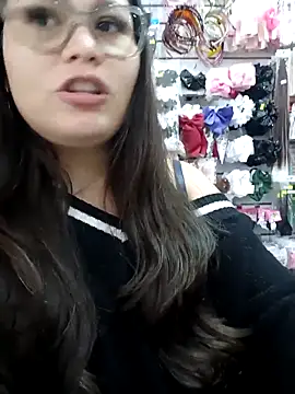 Vale Saenzz online show from March 27, 4:30 pm