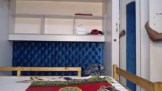 YoungDiva69 online show from March 15, 7:10 am