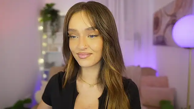 Clara Nia online show from February 12, 7:48 pm