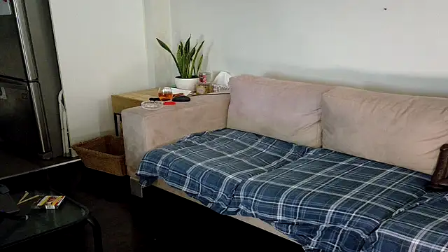 FreckleFaceBeauty online show from March 3, 9:32 pm