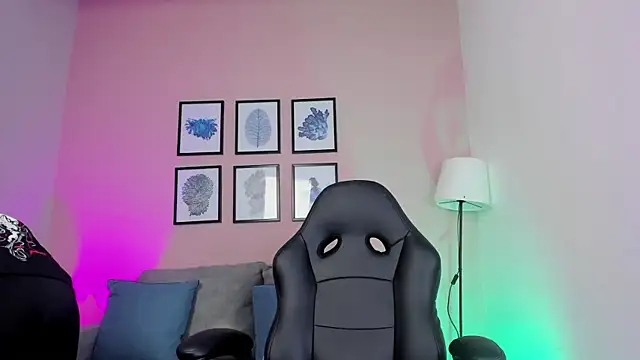 nina  dixon online show from December 16, 10:48 pm