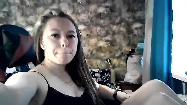 Snapshot of Misssweet_s chatting on October 28, 8:42 am Misssweet s online show from October 28, 8:42 am