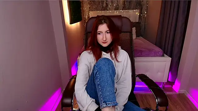 Violet Moreau online show from December 17, 9:30 pm