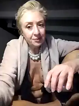 divinaerotica online show from November 17, 6:52 pm