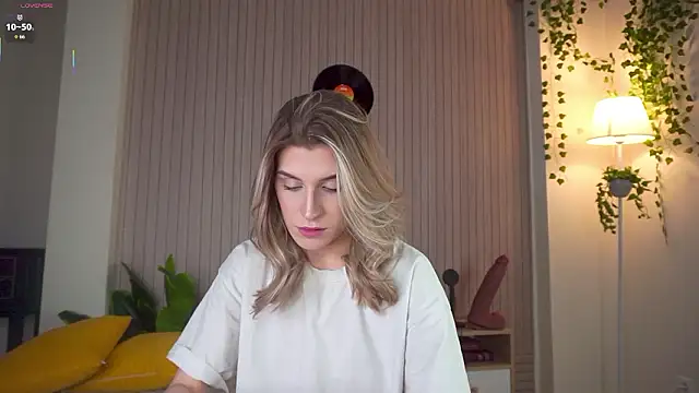 heartseduction online show from February 4, 1:25 pm