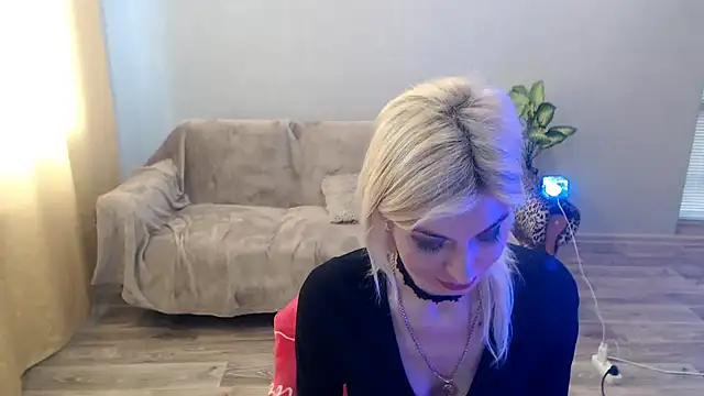 SexyBeatriice online show from March 28, 8:36 am