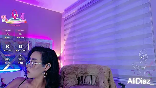 AliDiaz  online show from September 11, 1:55 pm