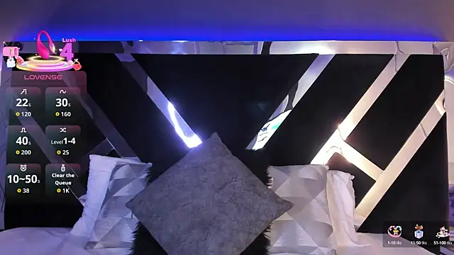 AliDiaz  online show from September 18, 7:01 pm