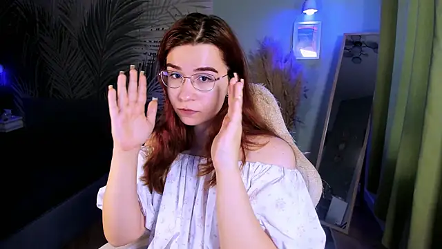 Snapshot of Anncouette_ chatting on September 27, 6:31 am Anncouette  online show from September 27, 6:31 am