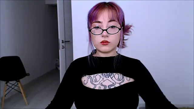 purplewitch online show from March 11, 6:50 am