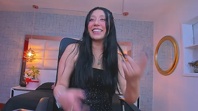 Nohemi louse online show from March 29, 6:29 pm