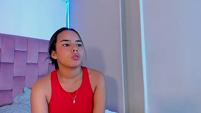 Roxy Stonee online show from March 18, 7:30 pm