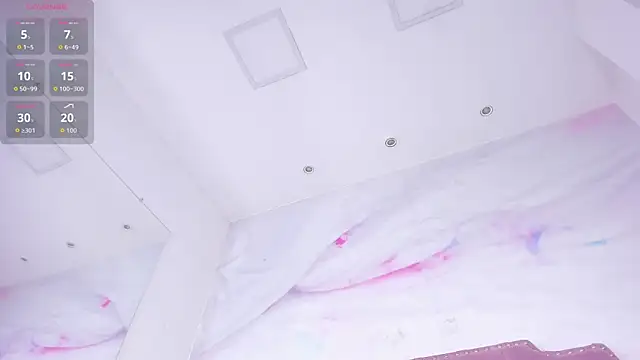 Lia Guzman online show from December 4, 4:15 am