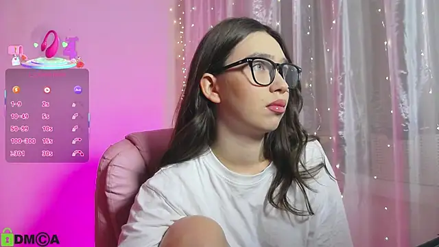 Snapshot of Arianahot777 chatting on October 9, 5:17 pm Arianahot777 online show from October 9, 5:17 pm