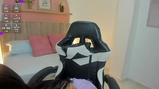 tiffanny doll  online show from November 27, 6:55 pm