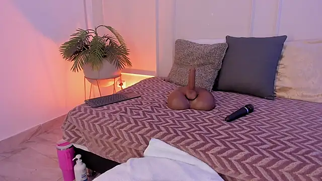 Arianasweeet online show from March 6, 8:04 pm