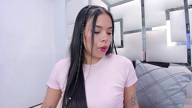 ZoeWan69 online show from February 3, 2:11 pm